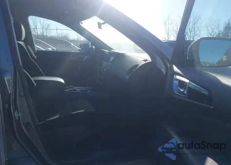 2020 Nissan Pathfinder S 4Wd z USA, uszkodzony, nr VIN 5N1DR2AM4LC645284